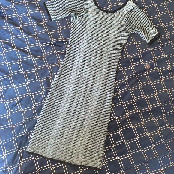 GUESS DRESS - Picture 3 of 6